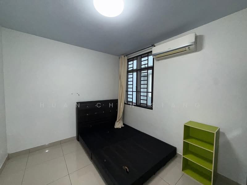 Servis Apartment untuk Dijual di D'Ambience Residences (Pangsapuri Ikatan Flora) - Huan Chin Siang - Bedroom - PropertyGuru.com.my