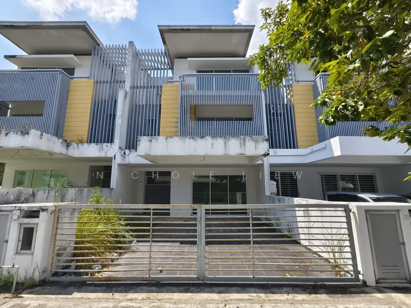 3-storey Terraced House for Rent in Taman Nadayu 92 (Kajang) - Nichole Liew - Exterior - PropertyGuru.com.my