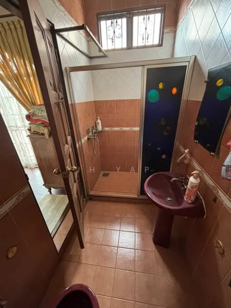 Bungalow for Sale in Taman Majidee (Johor Bahru) - JH Yap - Bathroom - PropertyGuru.com.my