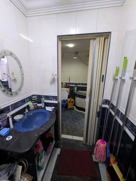 Rumah Teres 2 Tingkat untuk Dijual di Taman Seri Bahagia (Cheras) - Kenny Chen - Bathroom - PropertyGuru.com.my