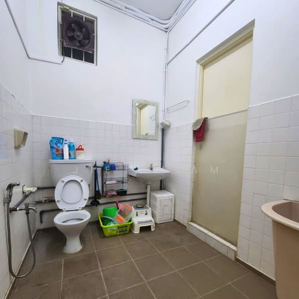 2-storey Terraced House for Sale in Taman Gemilang Ria (Bukit Mertajam) - Jie Chiam - Bathroom - PropertyGuru.com.my