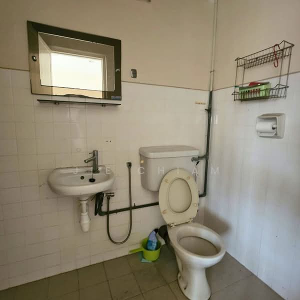 2-storey Terraced House for Sale in Taman Gemilang Ria (Bukit Mertajam) - Jie Chiam - Bathroom - PropertyGuru.com.my