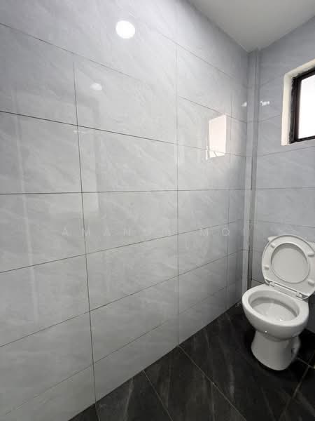 Flat for Sale at Pangsapuri Nuri - Amanda Moi - Bathroom - PropertyGuru.com.my