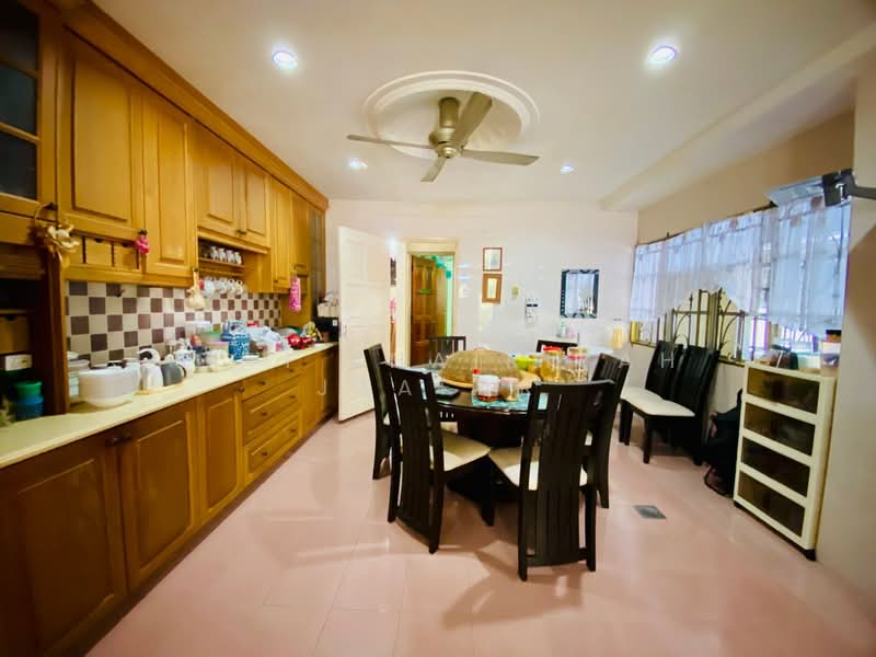 Rumah Banglo untuk Dijual di Ulu Kelang (Kuala Lumpur) - SITI KHAIRIYAH JAAFAR - Kitchen - PropertyGuru.com.my
