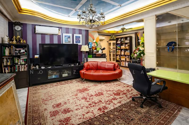 2-storey Terraced House for Sale in Usj 9 (Subang Jaya) - Nor Azhar Azlan - Living Room - PropertyGuru.com.my