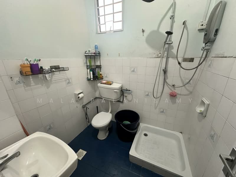 2-storey Terraced House for Sale in Taman Sri Andalas (Klang) - Mala Palanisamy - Bathroom - PropertyGuru.com.my