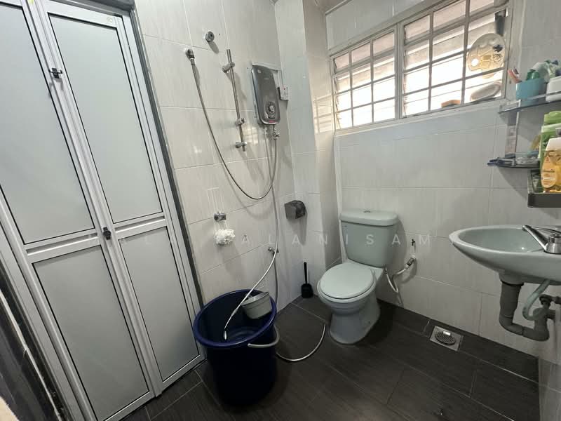 2-storey Terraced House for Sale in Taman Sri Andalas (Klang) - Mala Palanisamy - Bathroom - PropertyGuru.com.my