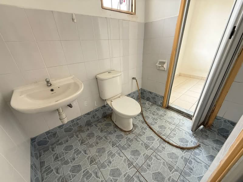 2-storey Terraced House for Sale in Kota Emerald (Rawang) - Kelly Kok - Bathroom - PropertyGuru.com.my