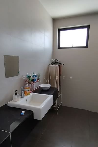 2.5-storey Terraced House for Sale in Setia Alam (Selangor) - Callista Goh - 2F MBR Bathroom - PropertyGuru.com.my