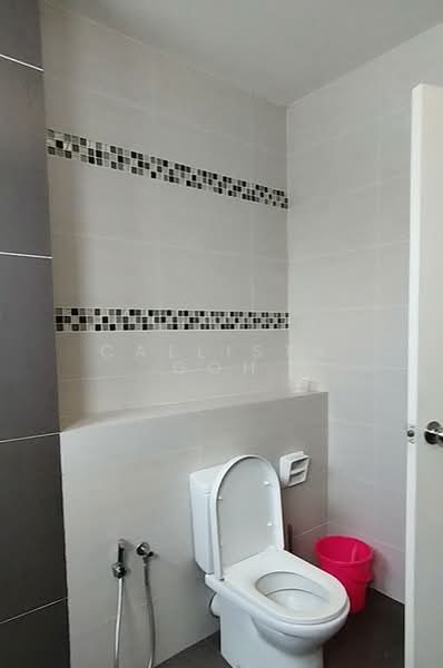 2.5-storey Terraced House for Sale in Setia Alam (Selangor) - Callista Goh - 2F MBR Bathroom - PropertyGuru.com.my