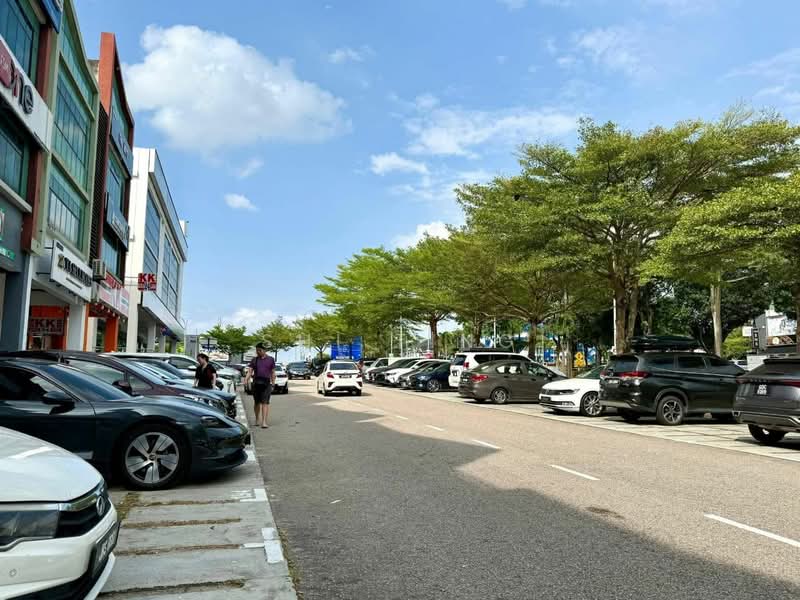 Shop for Sale in Taman Molek (Johor Bahru) - Shi Ting - Exterior - PropertyGuru.com.my