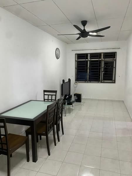 Flat for Rent at Taman Ehsan Jaya - Thea Lai - Dining Room - PropertyGuru.com.my