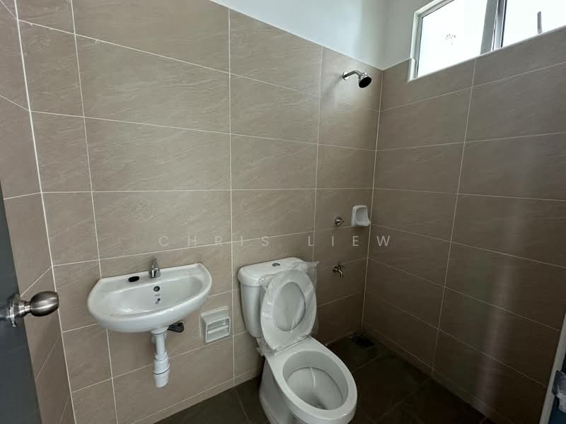 Rumah Teres 2 Tingkat untuk Dijual di Bandar Dato Onn (Tebrau) - Chris Liew - Bathroom - PropertyGuru.com.my