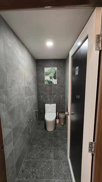 Shop / Office for Rent in Taman Mount Austin (Tebrau) - Ruby Teow - Bathroom - PropertyGuru.com.my