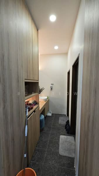 Shop / Office for Rent in Taman Mount Austin (Tebrau) - Ruby Teow - Corridor - PropertyGuru.com.my