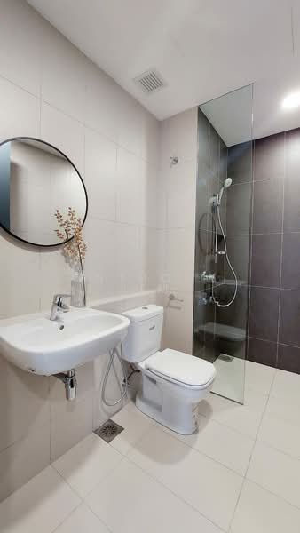 Service Residence for Sale at Tamarind Suites - Anthony Lim - Bathroom - PropertyGuru.com.my