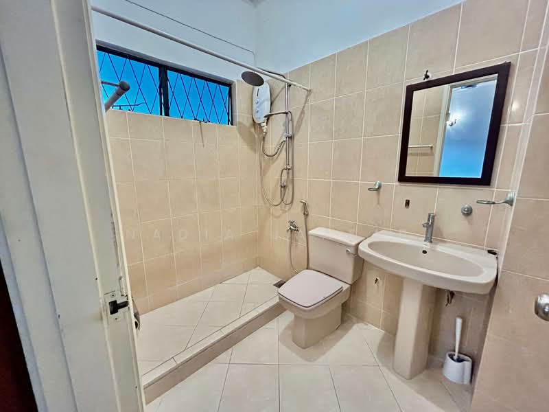 2-storey Terraced House for Rent in Ampang Jaya (Ampang) - Nadia Jaafar - Bathroom - PropertyGuru.com.my