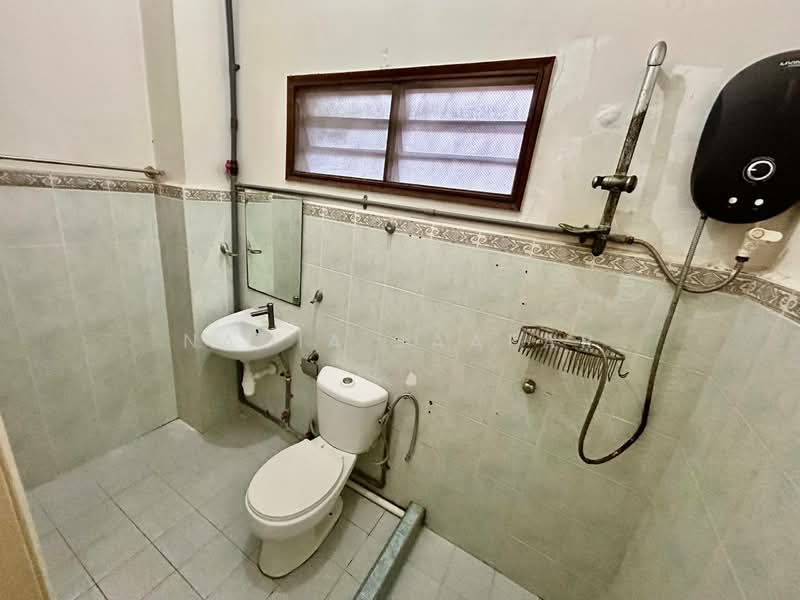 2-storey Terraced House for Rent in Ampang Jaya (Ampang) - Nadia Jaafar - Bathroom - PropertyGuru.com.my