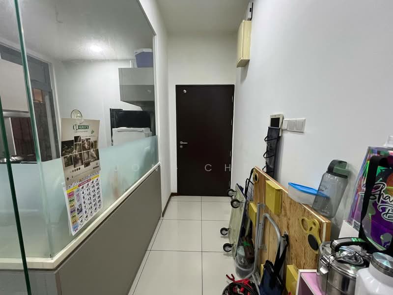 Servis Apartment untuk Dijual di Crescent Bay Suites (Teluk Bayu) - Jong Chen - Corridor - PropertyGuru.com.my