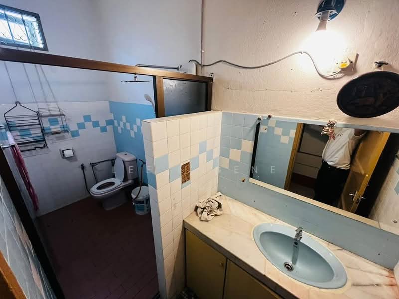 Rumah Banglo untuk Dijual di Taman Canning (Ipoh) - Lee Eugene - Bathroom - PropertyGuru.com.my