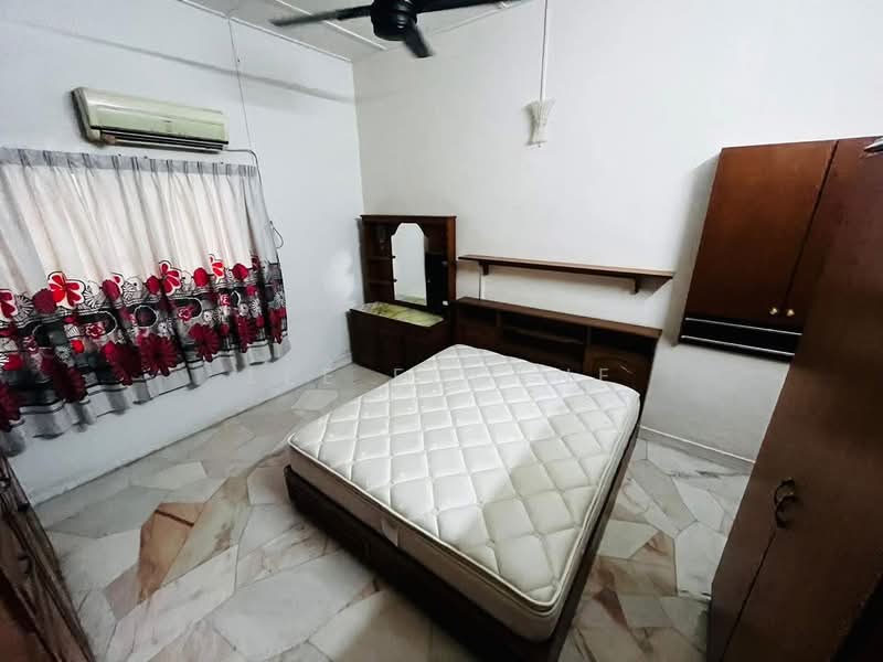 Rumah Banglo untuk Dijual di Taman Canning (Ipoh) - Lee Eugene - Bedroom - PropertyGuru.com.my