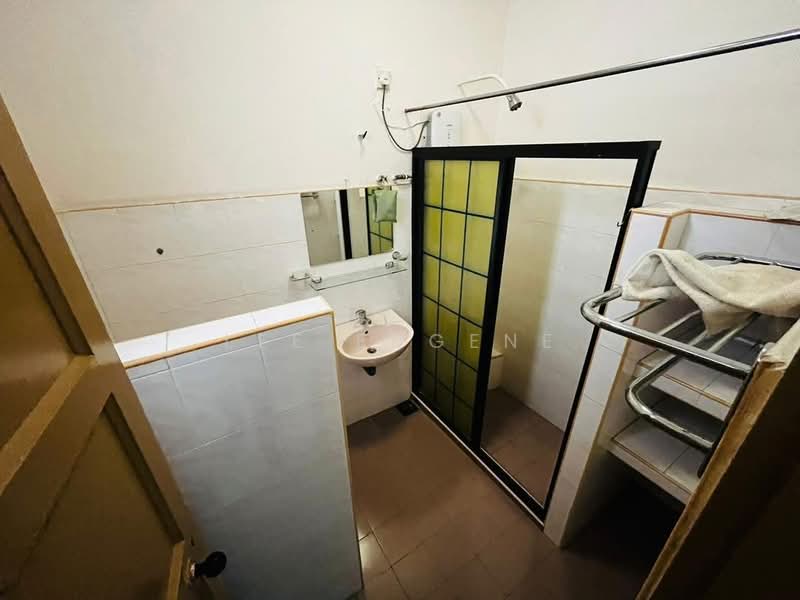 Rumah Banglo untuk Dijual di Taman Canning (Ipoh) - Lee Eugene - Bathroom - PropertyGuru.com.my