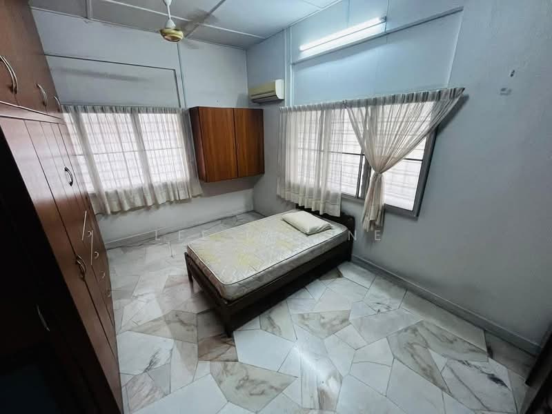 Rumah Banglo untuk Dijual di Taman Canning (Ipoh) - Lee Eugene - Bedroom - PropertyGuru.com.my
