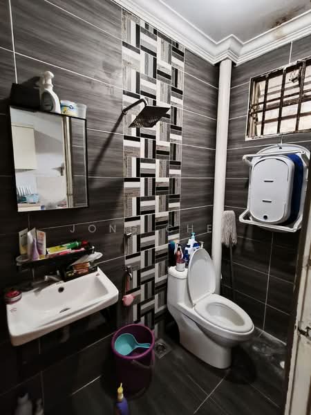 2-storey Terraced House for Sale in Johor Bahru (Johor) - Jong Chen - Bathroom - PropertyGuru.com.my