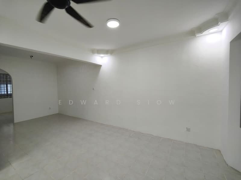 2-storey Terraced House for Sale in Masai (Johor) - Edward Siow - Living Room - PropertyGuru.com.my