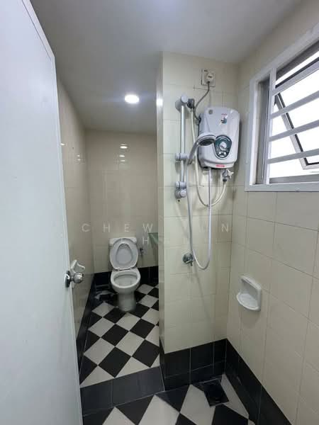 Service Residence for Rent at The Embassy (Bangunan Duta Impian) - Chew Yun Chan - Bathroom - PropertyGuru.com.my