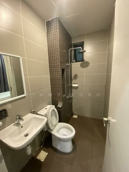 Servis Apartment untuk Disewa di Pacific Star - Jimmy Kong - Bathroom - PropertyGuru.com.my