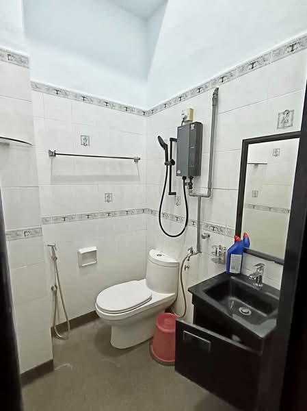 2-storey Terraced House for Sale in Bukit Indah (Iskandar Puteri (Nusajaya)) - Yik Tat - Bathroom - PropertyGuru.com.my