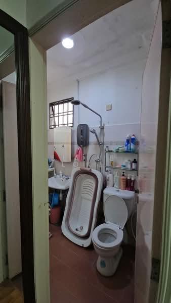2.5-storey Terraced House for Sale in Taman Bukit Anggerik (Cheras) - Elaine Loke - Bathroom - PropertyGuru.com.my