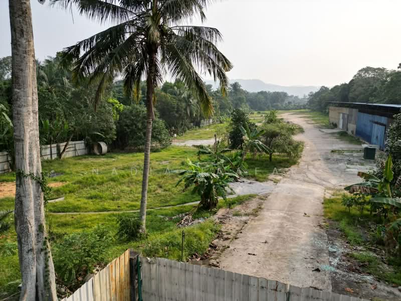 Industrial Land for Rent in Kampung Bahagia (Bangi) - Nadia Jaafar - Exterior - PropertyGuru.com.my