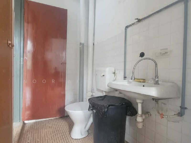 2-storey Terraced House for Sale in Taman Puchong Perdana (Puchong) - Noor Aini Bt Ayob - Bathroom - PropertyGuru.com.my