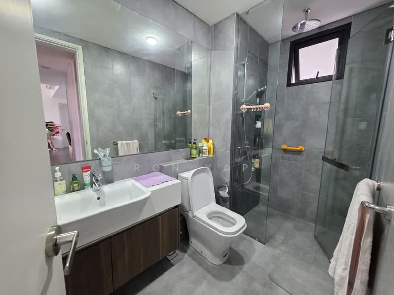 Service Residence for Sale at Ativo Suites @ Damansara Avenue - Ron Yap - Bathroom - PropertyGuru.com.my