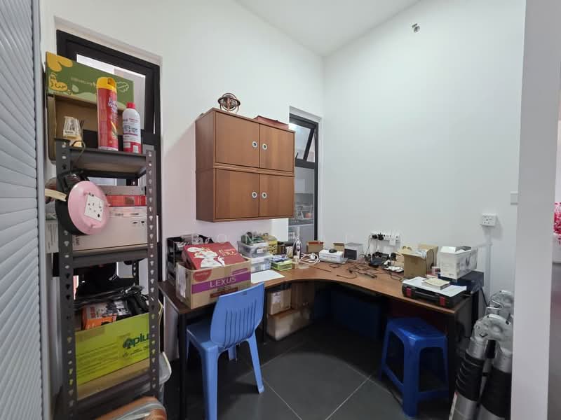 Service Residence for Sale at Ativo Suites @ Damansara Avenue - Ron Yap - Study - PropertyGuru.com.my