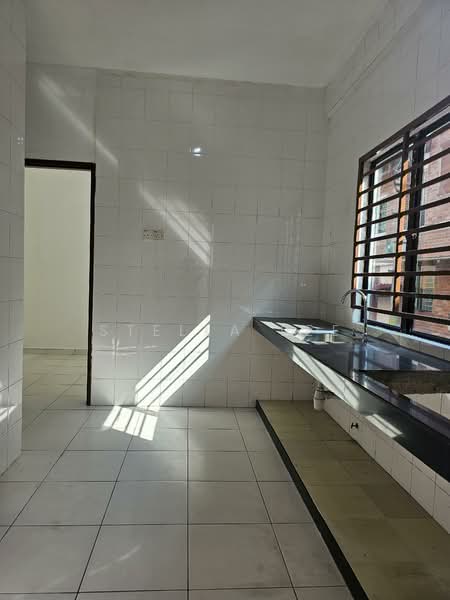 Rumah Bandar untuk Disewa di Bandar Sungai Long (Selangor) - Stella Lee - Kitchen - PropertyGuru.com.my