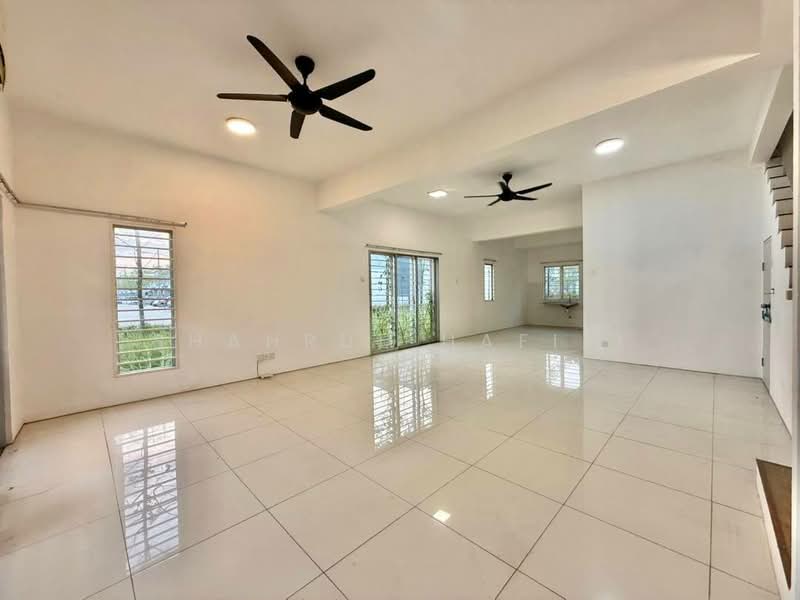 Rumah Teres 2 Tingkat untuk Dijual di Dengkil (Selangor) - Shahrul Hafizi - Living Room - PropertyGuru.com.my