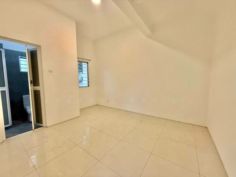 Rumah Teres 2 Tingkat untuk Dijual di Dengkil (Selangor) - Shahrul Hafizi - PropertyGuru.com.my