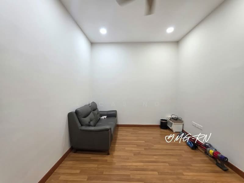 Rumah Teres 2 Tingkat untuk Dijual di Bandar Bukit Raja (Klang) - Lucas Ng - Living Room - PropertyGuru.com.my