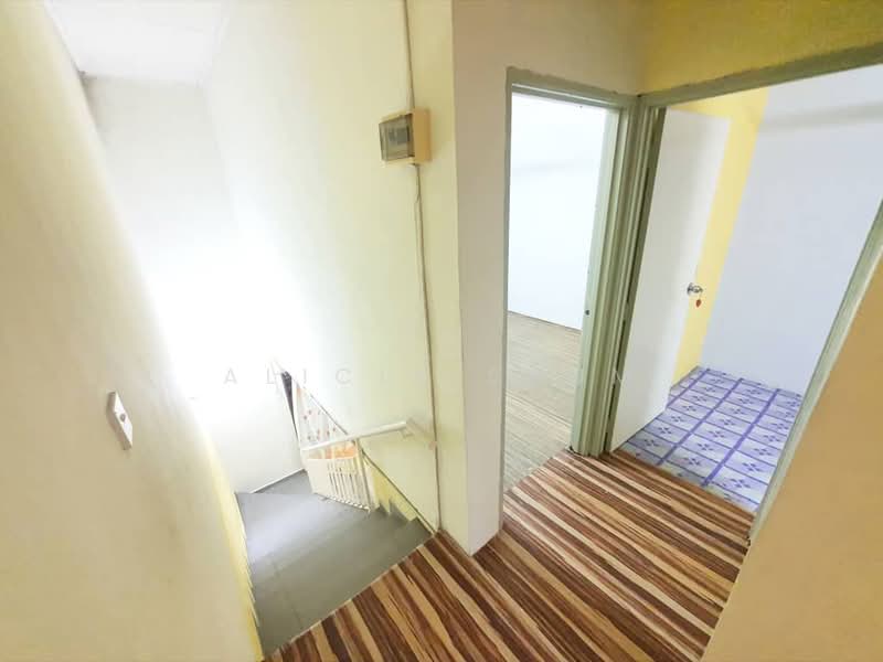Rumah Teres 2 Tingkat untuk Disewa di Taman Puteri Wangsa (Ulu Tiram) - Alicia Shum - Corridor - PropertyGuru.com.my