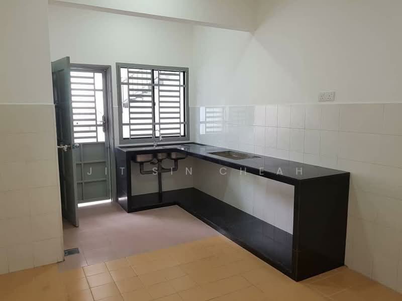 Rumah Teres 1 Tingkat untuk Dijual di Taman Bukit Tiram (Ulu Tiram) - Jit Sin Cheah - Kitchen - PropertyGuru.com.my