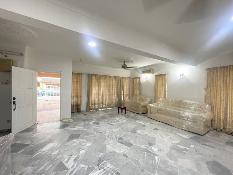 2-storey Terraced House for Sale in Subang Jaya (Selangor) - Nurul Naemah - Living Room - PropertyGuru.com.my