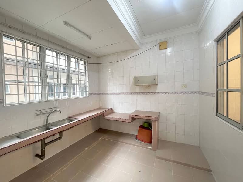 2-storey Terraced House for Sale in Subang Jaya (Selangor) - Nurul Naemah - Kitchen - PropertyGuru.com.my