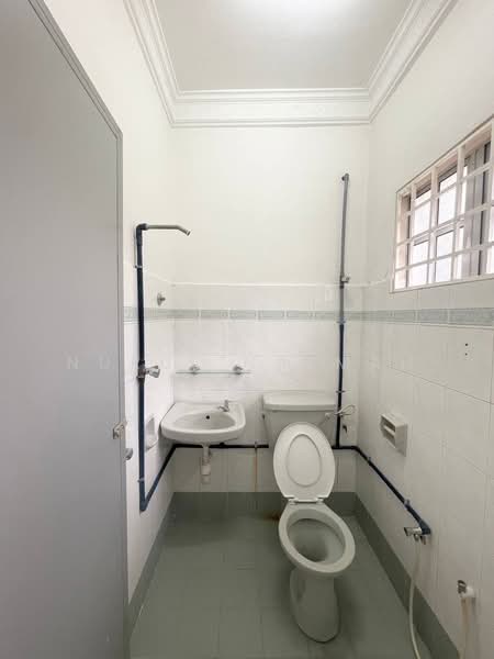2-storey Terraced House for Sale in Subang Jaya (Selangor) - Nurul Naemah - Bathroom - PropertyGuru.com.my