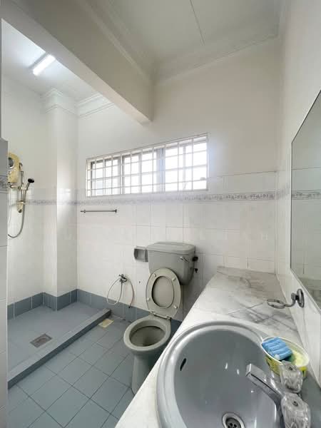 2-storey Terraced House for Sale in Subang Jaya (Selangor) - Nurul Naemah - Bathroom - PropertyGuru.com.my