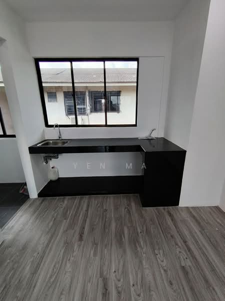 Flat for Sale at Flat Taman Ungku Tun Aminah - Yen Ma - Kitchen - PropertyGuru.com.my