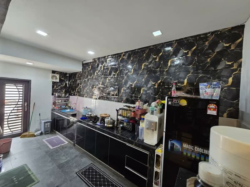 2-storey Terraced House for Sale in Taman Seri Orkid (Skudai) - Eva Siow - Kitchen - PropertyGuru.com.my