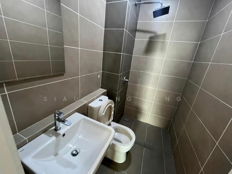 Servis Apartment untuk Dijual di D'Pristine - Siau Tong Ling - Bathroom - PropertyGuru.com.my
